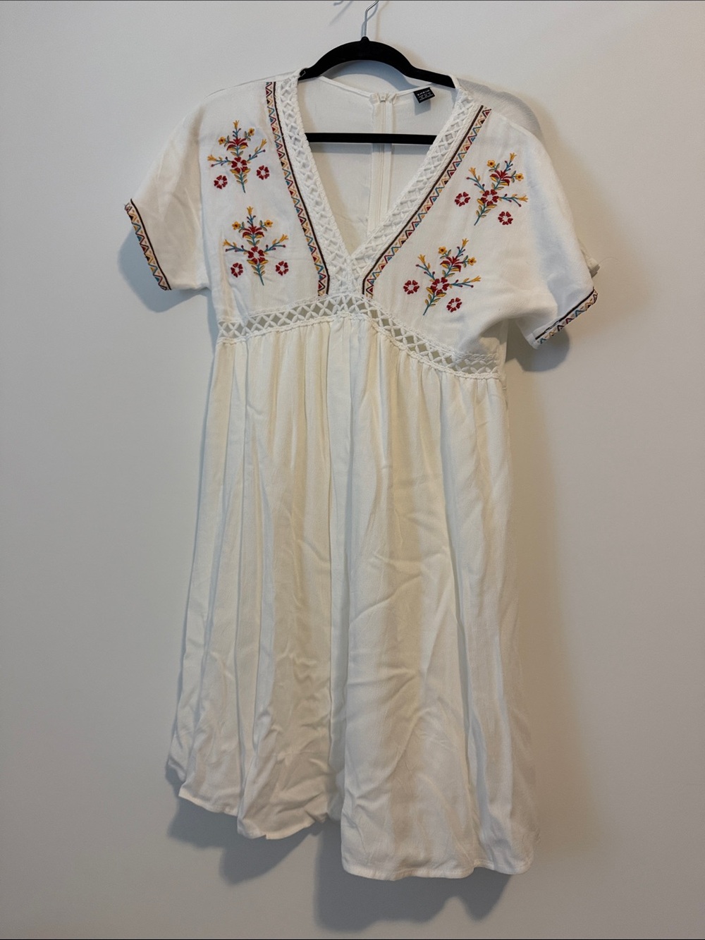 SHEIN White Mini Dress with Multicolor Floral Embroidery